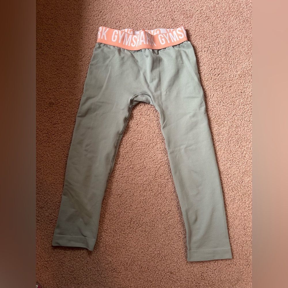 Gymshark XS Capri Leggings Gray and Pink